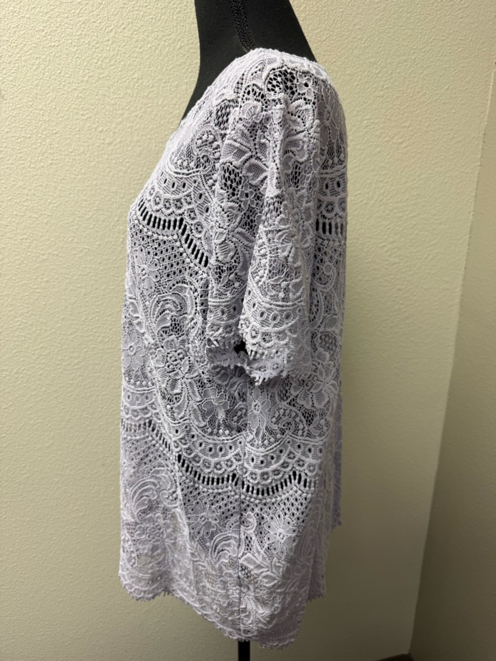 Maurices Lavender Lace Top Size 2 Boho Floral Sheer Overlay Short Sleeve - Picture 4 of 8
